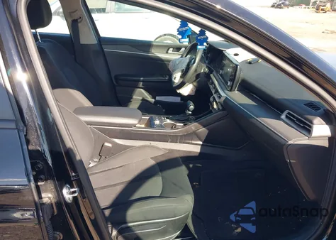 2022 Kia K5 Lxs z USA, uszkodzony, nr VIN 5XXG14J22NG097677